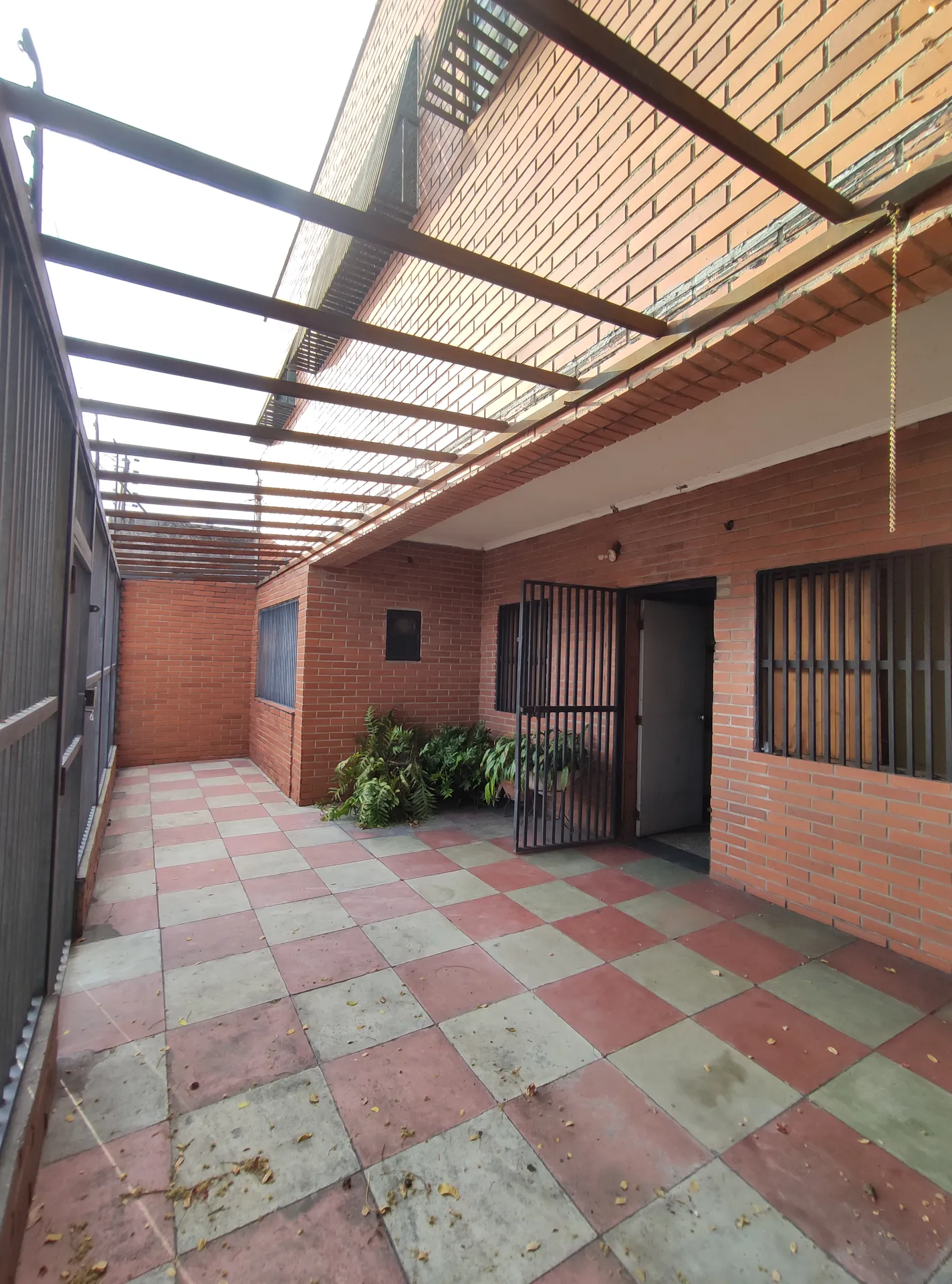 Casa con uso comercial en la Carrera 18 — foto 1
