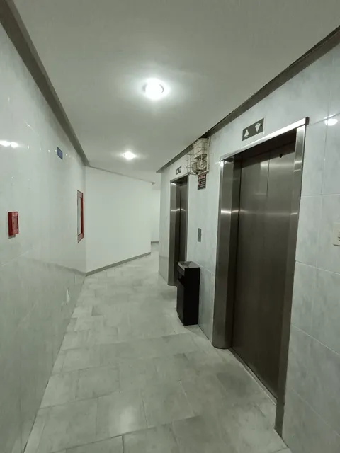 Fachada del Centro Empresarial Caracas